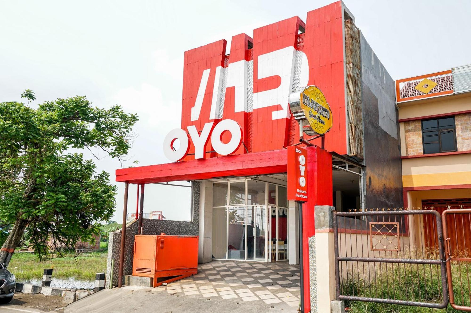 Oyo 425 Mojokerto Guesthouse Exterior photo